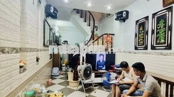 Nhà đẹp dân xây, bê tông cốt thép, nhà còn rất đẹp, giá nhỉnh 7 tỷ