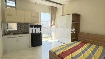 Đầu tháng trống studio full nội thất ban công gần cầu Sắt