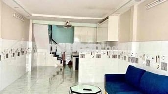 Nhỉnh 5 tỷ nhà đường xe tải, 42m2 không quy hoạch, 2Tầng