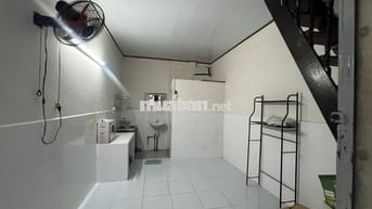 Cho thuê phòng 1 trệt 1 lầu, gần chợ Thị Nghè, 4.5TR (3x5m)