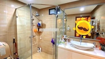 Nhà đẹp 5 tầng ,xây chắc chắn ,dt 93m ,mặt 7m,dài 13,2m ,đường rộng 4m