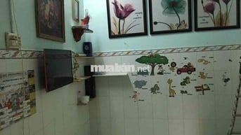 nhà 1 trệt . 1 lững . 1 lầu . ngay trung tâm TÊN LỮA