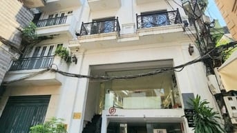 Nhà 5 tầng ngõ kinh doanh ô tô để thoải mái.dt 56m giá 16,6 tỷ.