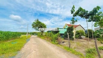 Kẹt Tiền Bán Lỗ Nền Đất Thổ Cư .200m2 (5*40)  thổ cư 50 m
