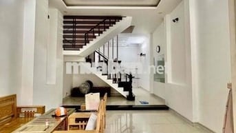 Nhà Sạch Sẻ DT 120m2 1Trệt 1Lầu 2Pn 2Wc Sân Xe Máy Gần Uỷ Ban Phường