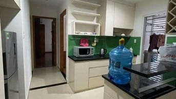 Căn hộ chung cư Ruby,Tân Bình: 2p ngủ, có nội thất, giá 10,5tr/th