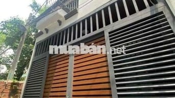 CHỦ NHÀ CẦN BÁN GÂP Ngay Công Viên Làng Hoa