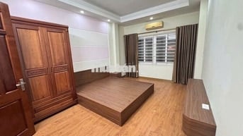 BÁN NHÀ CẦU GIẤY – NHÀ ĐẸP LỘNG LẪY – 5 TẦNG KIÊN CỐ – CHỈ 7.9 TỶ