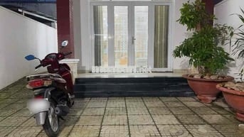Cho thuê nhà nguyên căn 1 trệt 1 lầu ngay cổng 2 sân bay