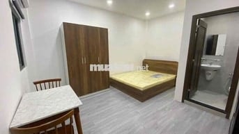 CHO THUÊ PHÒNG MẶT TIỀN ĐƯỜNG VĨNH HỘI - TRUNG TÂM Q4 - FREE XE