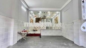 Nhà Mới Sạch Sẻ DT 5x20 1Trệt 2Lầu 4Pn 3Wc Sân Rộng Đậu Ôtô 7 Chổ