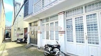 Nhà 1 lầu 2 phòng ngủ 2 vi sinh, hẻm 4m