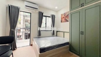 Cho Thuê Căn Hộ Ban Công Máy Giặt Riêng ở Huỳnh Văn Bánh, Phú Nhuận