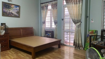 Nhà 5T khu Hào Nam DT 50m trong ngõ 2.5m gần nhạc viện,11 tỷ miễn TG