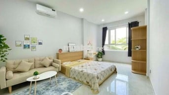 Căn hộ full nội thất cửa sổ lớn cực thoáng mát Hoàng Diệu Quận 4