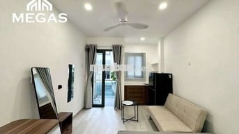 CĂN HỘ NGAY Q3 _ BANCOL_CỬA SỔ TRỜI THOÁNG MÁT_FULL NỘI THẤT_THANG MÁY