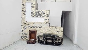 BÁN NHÀ CÁCH CHỢ HIỆP BÌNH 2 PHÚT ĐI XE.