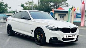 BMW 3 Series 2016 320i GT - 70000 km
