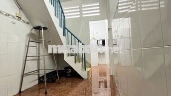 Nhà ở nguyên căn 1 trệt 1 lầu - gần Chợ , Trường học , 40m2