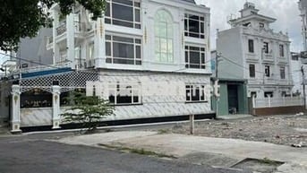 Cho thuê nguyên căn 4pn , hẻm xe hơi, Hà Huy Giáp, P Thới An ,Quận 12