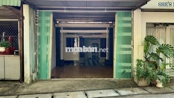 Bán căn nhà gần chợ Đầu Mối Hóc Môn 94,6m2 - SHR - Giá chỉ 990tr