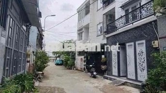 Nhà đẹp mới - 60m2 xe hơi đỗ cửa - cách đường lớn chỉ 50m - nhỉnh 3 ty