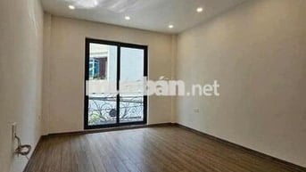 Bán nhà C4 Cổ Nhuế DT 35m2 xung quanh nhiều tiện ích và hiếm giá 3 tỷ