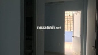 Phòng như hình ngay chợ Bà Chiểu có máy lạnh, bếp WC, sân thượng riêng