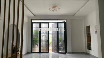 Bán nhà mới vô ở ngay 5,6 x 20m 2pn hẻm xe hơi đường Đặng Thúc Vịnh-HM