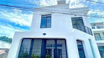 Bán nhà mới đẹp lô góc-DT56m2-2TẦNG-3PN-ôtô đậu cửa-vĩnh hải-NT-3TY
