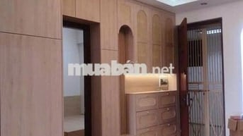 Chính chủ bán CH tòa A số 6 Đội Nhân, 71m2, 2N,1WC, giá 6.5 tỷ.