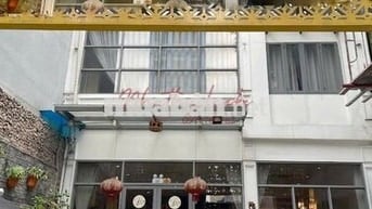 Nhà xinh xắn - có sân rộng mặt tiền Tân Bình !!! Ngang 8m 2 lầu giá xx