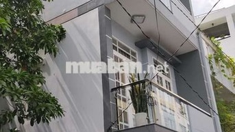 Hẻm ôtô vào đậu trước nhà,gần chợ,trường học,siêu thị,bệnh viện.