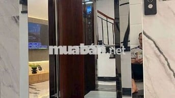 Xe Hơi Ngủ Trong Nhà 4 Tầng Thang máy