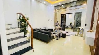 nhà mới 4 tầng Nguyễn Văn Huyên nhỉnh 7 tỷ