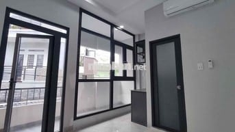 Căn hộ mini mới xây có ban công lớn gần cầu Chữ Y, Chánh Hưng