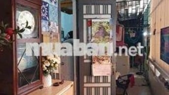 Bán căn chung cư nhỏ ngay trung tâm Q1. Sổ sẵn công chứng ngay