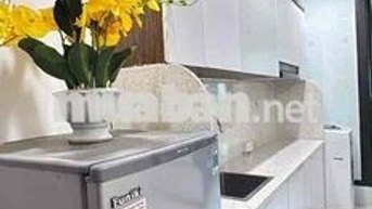 Bán nhà tập thể phố 8/3 nhà đẹp 2 thoáng ở ngay 50m Tâng 2 giá 2,58 tỷ