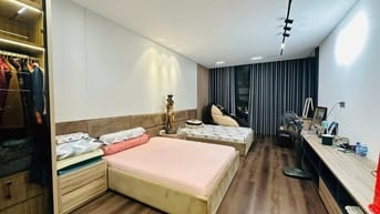 Xuân Thủy 65m2*7T, 3 thoáng, cách phố 50m, thuê 60tr/th, đủ PCCC 14 tỷ