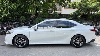 Toyota Camry 2025 2.0Q siêu lướt “1 nghìn 500km”