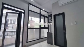 Căn Hộ Mới - Ban công - Xe free - Phía Q8 Giáp Q5 Q1