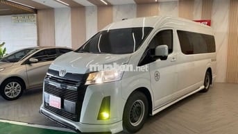 Toyota Hiace 2021 nhập Thái
