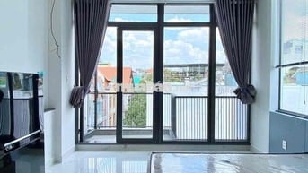 CĂN HỘ CÓ BAN CÔNG LỚN THOÁNG MÁT FULL NỘI THẤT NGAY TÂN BÌNH