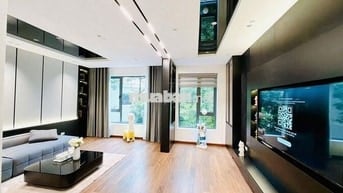 Nhà quận Tây, hồ full nội thất cực sang sịn, đường rộng 10m, 26.5 tỷ