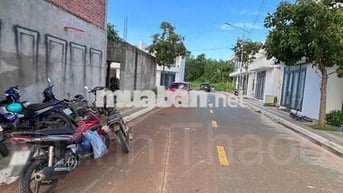 CHỦ NGỘP CẦN RA GẤP LÔ ĐẤT ĐẸP, MẶT TIỀN NHỰA KHU DÂN CƯ