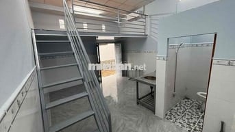 Phòng trọ mới xây cho thuê có gác, máy lạnh gần Quảng trường
