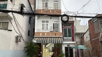 Cho thuê nhà mặt tiền số 72 Nguyễn Duy phường Chánh Hưng, 4x10m, 2 lầu