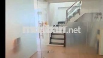 Cho thuê nhà nguyên căn mặt tiền đường Nguyễn Ảnh Thủ, quận 12