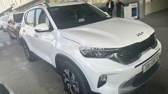 Kia Sonet 2024 Premium 1.5 AT - 10000 km