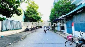 Quá rẻ, Nhà 175m2, DTXD: 60m2, Xe hơi đậu chục chiếc